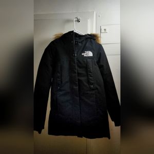 North Face Winter Women's Parka (never worn)